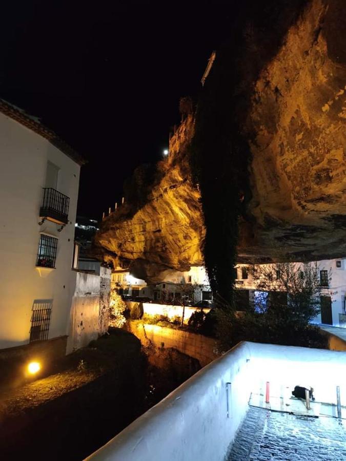 דירות Setenil De Las Bodegas La Casa Del Rio מראה חיצוני תמונה