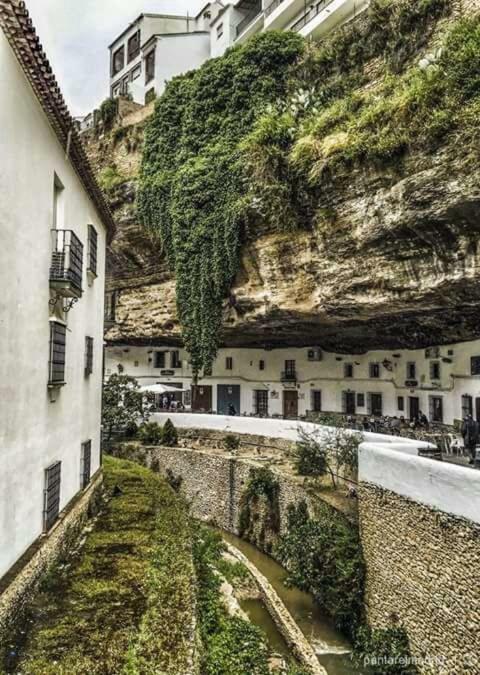 דירות Setenil De Las Bodegas La Casa Del Rio מראה חיצוני תמונה