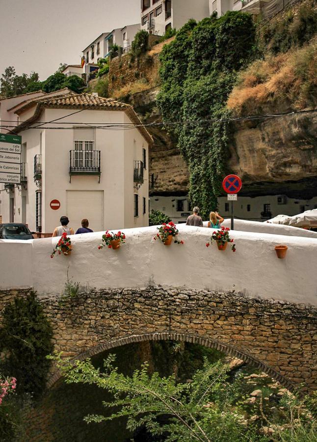 דירות Setenil De Las Bodegas La Casa Del Rio מראה חיצוני תמונה